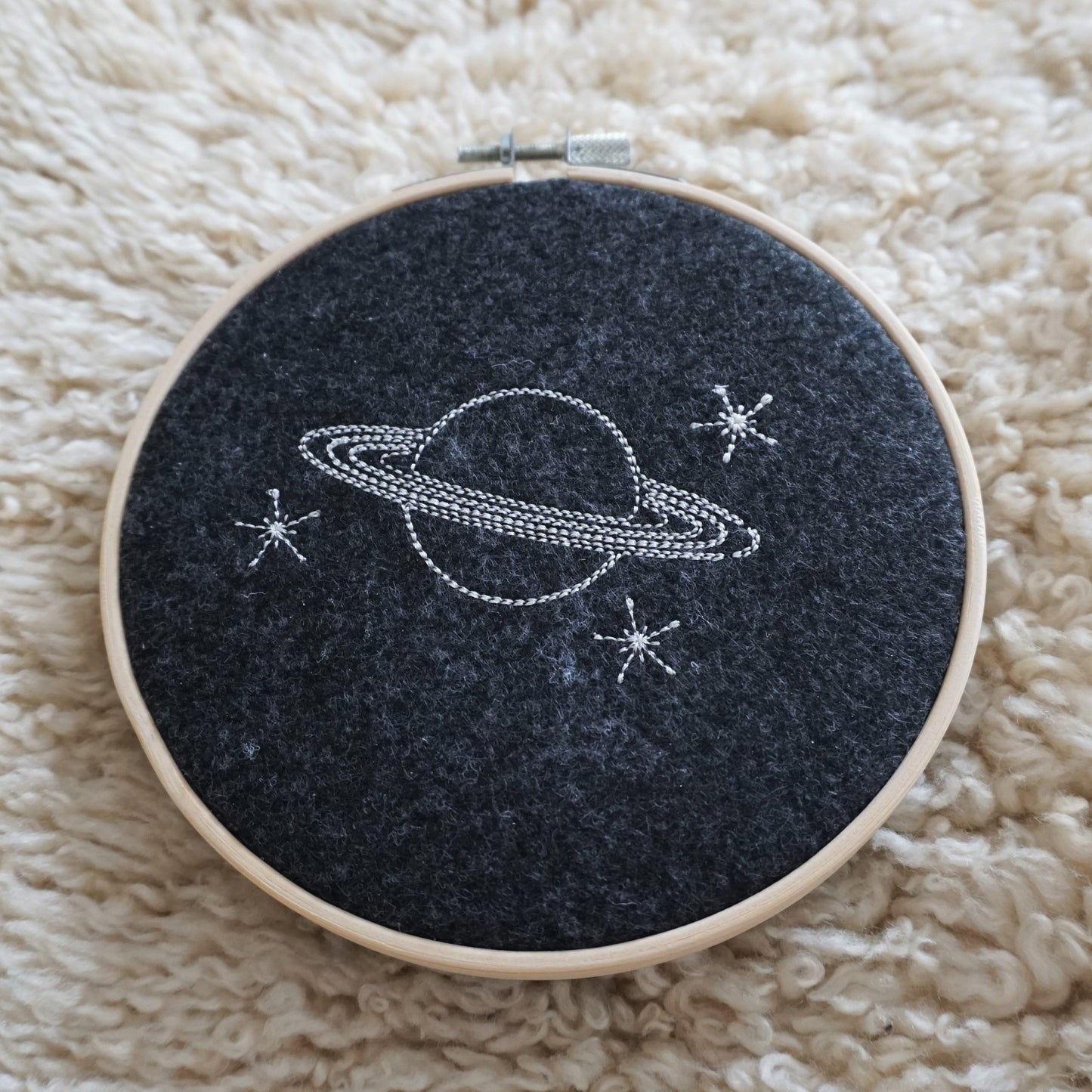 Planet mit Sternen - Stickdatei