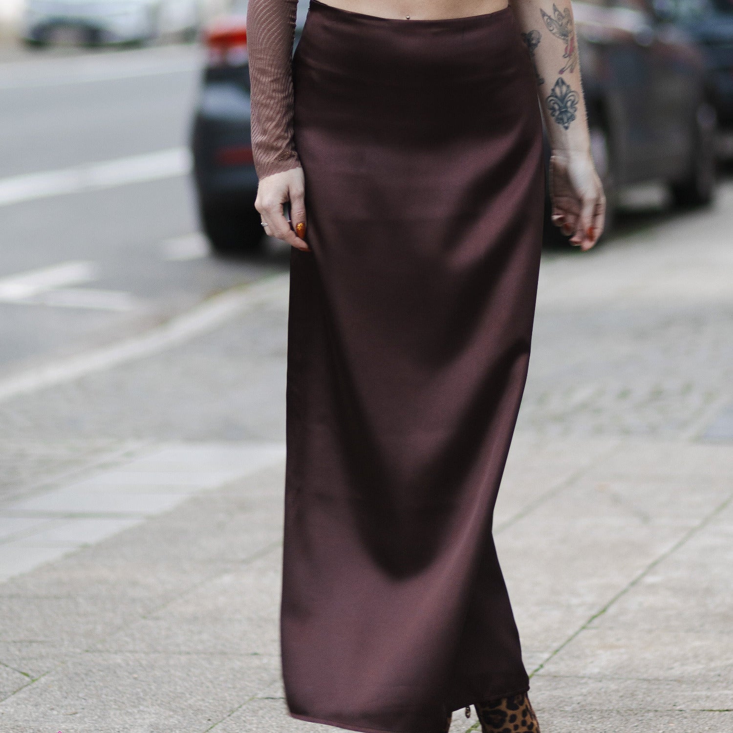 Langer inifinity slip skirt in dunkelbraun.