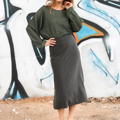 Infinity slip skirt in Midi Länge.