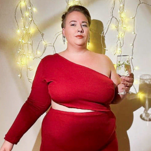 Rotes one sleeve top von not a size in großer Größe.